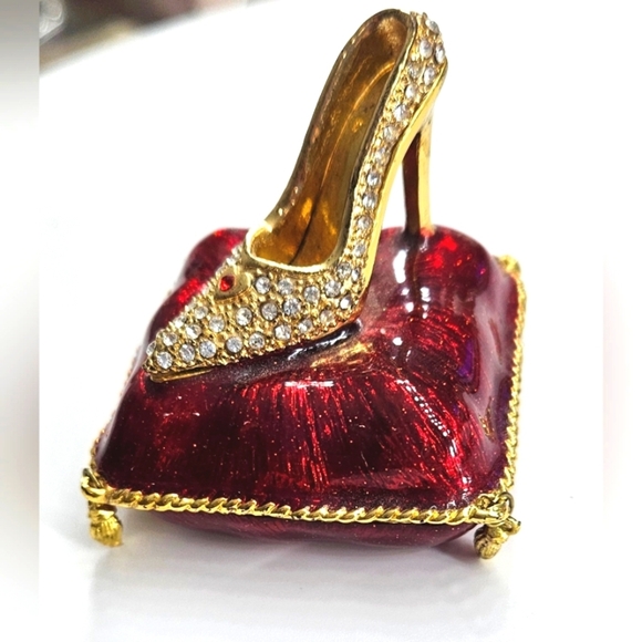 πUnique Vintage Red And Gold Trinket Box Rhinestone High Heel Jewelry Decorπ - Picture 1 of 8
